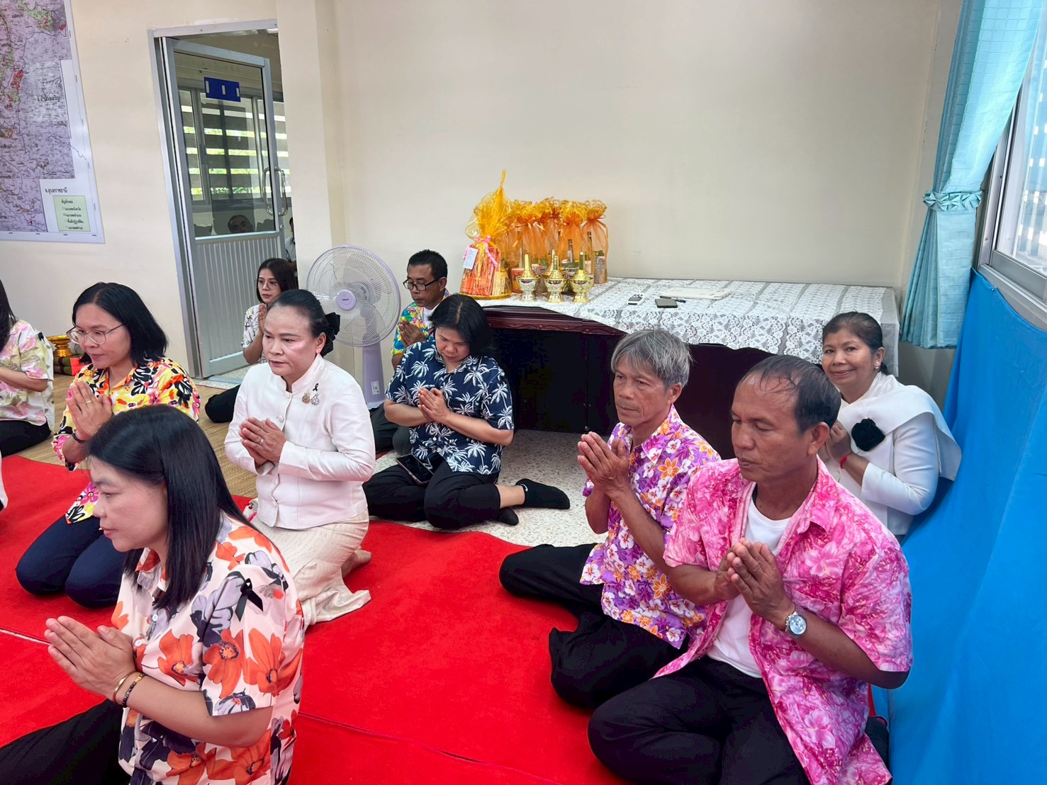 title - ส.ป.ก. ยโสธร จัดพิธีเจริญพระพุทธมนต์ทำบุญถวายภัตตาหารเพลแด่พระสงฆ์ พิธีสักการะศาลเจ้าที่และสิ่งศักดิ์สิทธิ์ประจำสำนักงาน เนื่องในเทศกาลวันขึ้นปีใหม่ไทย